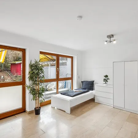 Apartman Haus Mit 5 Zimmern Und 11 Betten *